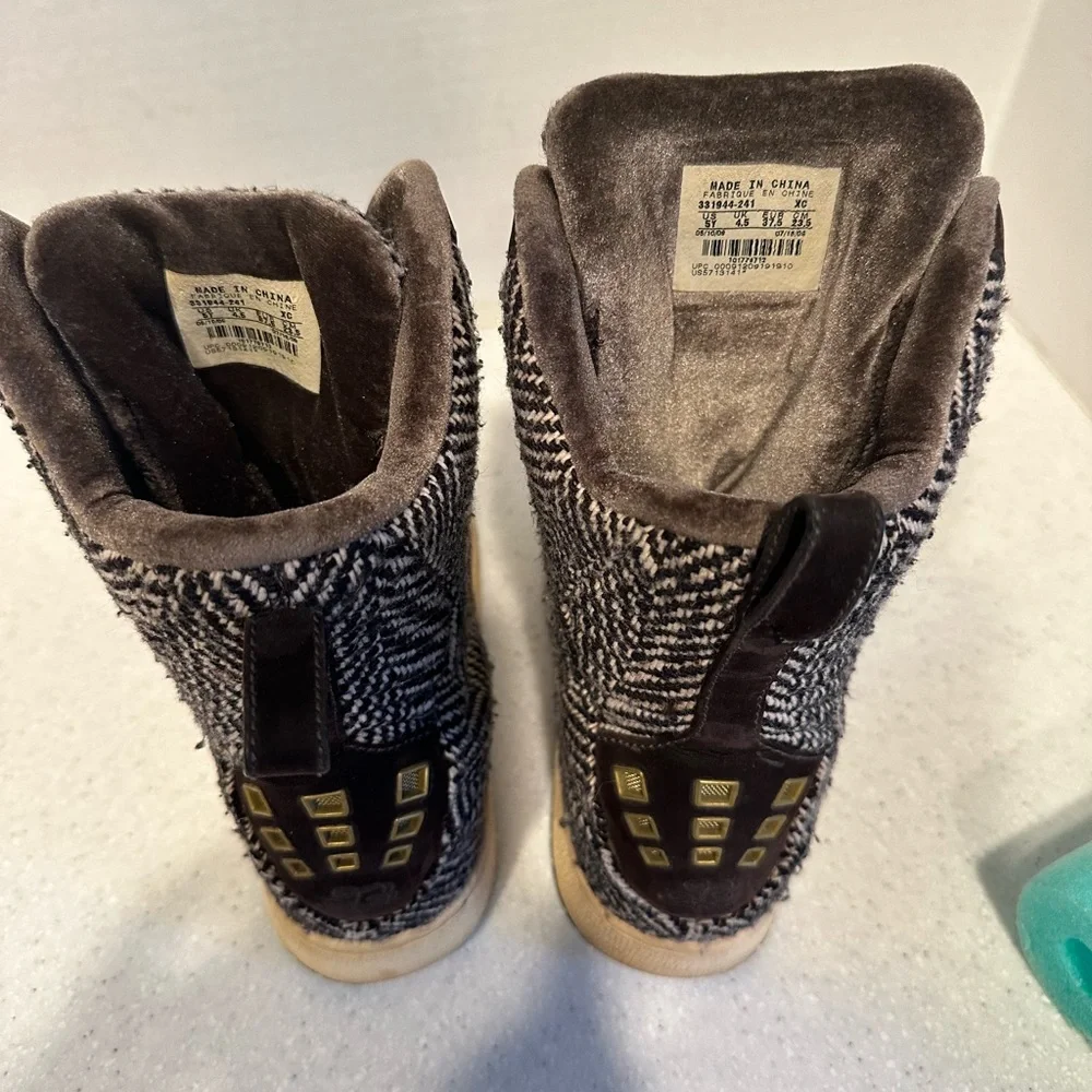 Nike Air Jordan Flight 23 Sneaker Boots. Holiday 2009 Collection Girl’s 5Y.